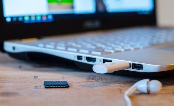 Fix Computer shuts down when USB device is plugged in – TechCult