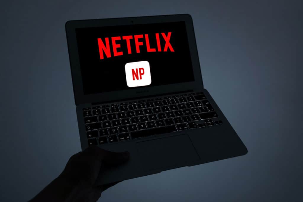 How to Use Netflix Party to Watch Movies with Friends