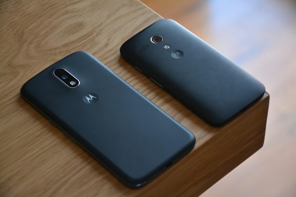 How to Remove SIM Card from Motorola Droid Turbo