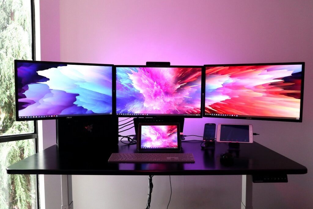 How to Setup 3 Monitors on a Laptop