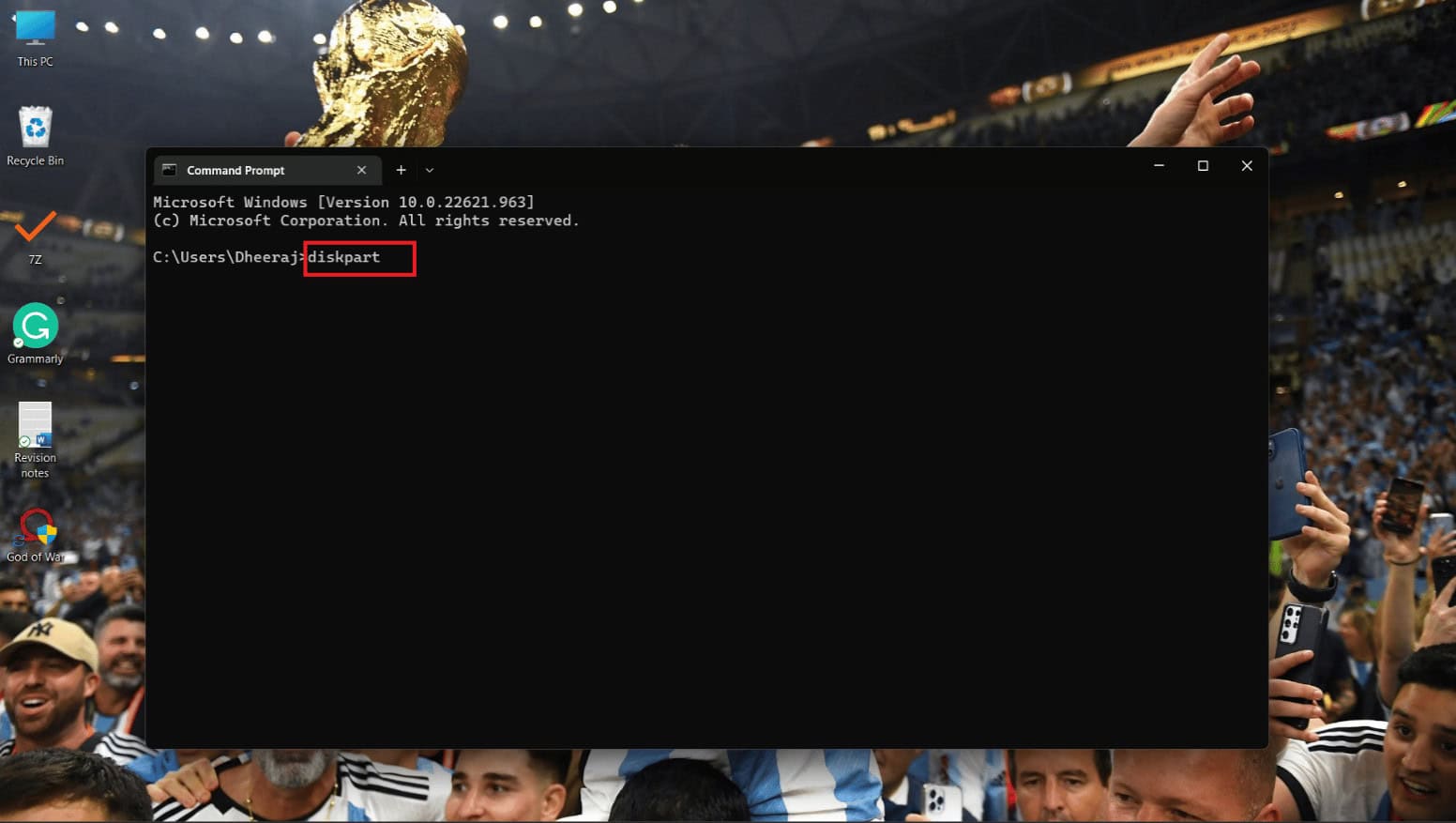 type the command diskpart in the command window that opens and press the Enter key